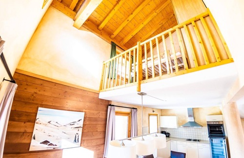 Saint-Francois-Longchamp Casa | Luxury chalets (10p) 5 bed- and 3 bathrooms. In center Saint François Longchamp with ski-in & out.