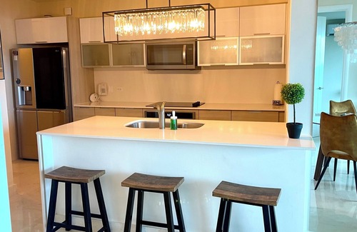 Playa Bonita Village Apartamento | Luxury Beachfront Condo in Playa Bonita close to City — New—