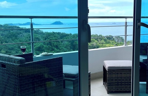 Playa Bonita Village Apartamento | Luxury Beachfront Condo in Playa Bonita close to City — New—