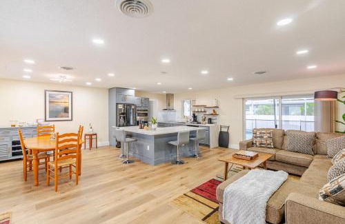 Miami Gardens Casa | Luxury Retreat Near Hard Rock