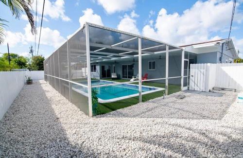 Miami Gardens Casa | Luxury Retreat Near Hard Rock