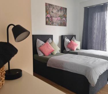 Villach Apartamento | Luxuriöses Apartment 85m2 mit Infrarotkabine und Parkplatz