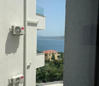 Denovici Apartamento | luxuriöses Apartment mit Meerblick in der Bucht von Kotor