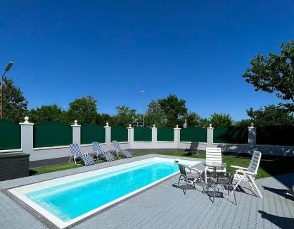 Wittau Apartamento | Luxuriöses Apartment mit Pool