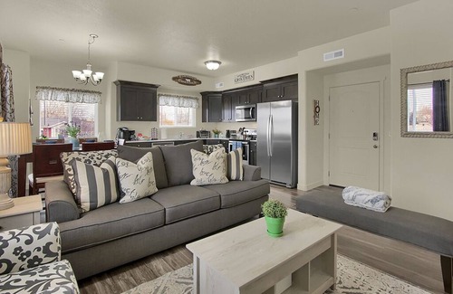 Clearfield Apartamento | ⭐️Lux New Apartment⭐️ WiFi rápido⭐️ 4K HDTV⭐️ Hill AFB