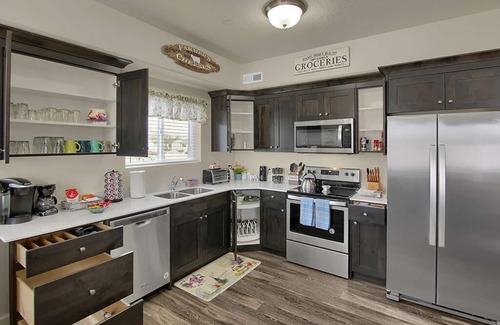 Clearfield Apartamento | ⭐️Lux New Apartment⭐️ WiFi rápido⭐️ 4K HDTV⭐️ Hill AFB