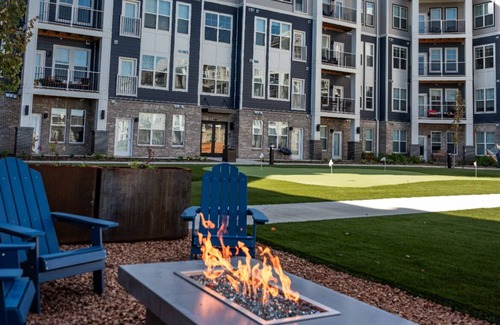 Waukee Apartamento | Luxurious 1-bedroom apartment in superb Waukee with gym & game room