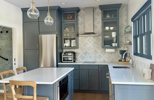Arlington Casa | Luxurious 1-BR tiny house in Arlington, VA near Washington DC + deck/backyard