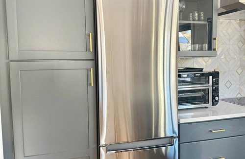 Arlington Casa | Luxurious 1-BR tiny house in Arlington, VA near Washington DC + deck/backyard