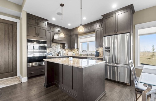 West Central Saskatchewan Casa | Luxurious 1800 sq ft Guest House in the Country