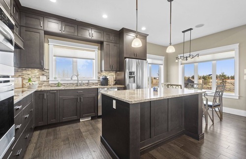 West Central Saskatchewan Casa | Luxurious 1800 sq ft Guest House in the Country