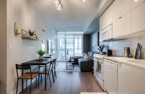Fort York Apartamento | Luxurious 1BHK Condo - Balcony - Free Parking
