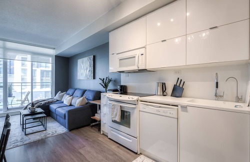 Fort York Apartamento | Luxurious 1BHK Condo - Balcony - Free Parking