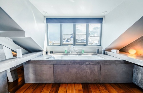 Hollerich Apartamento | Luxurious 1BR Apt w Prkg & Jacuzzi Btub