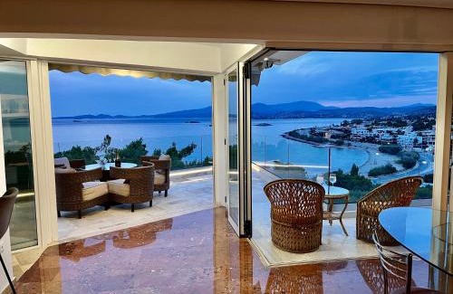 Saronida Apartamento | Luxurious 2-Bed Seaside Apartment in Saronida