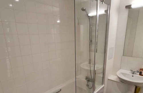 Barking Apartamento | Luxurious 2 bed with breathtaking view!