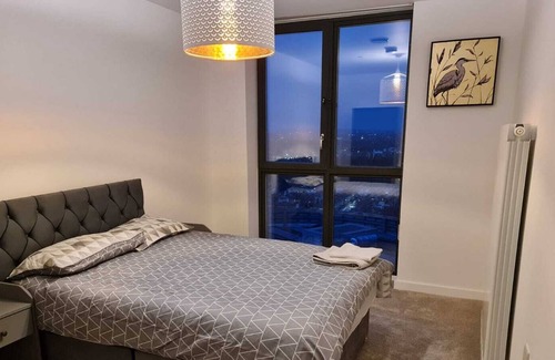 Barking Apartamento | Luxurious 2 bed with breathtaking view!