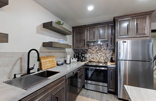 Kirkwood Condominio | Luxurious 2 Bedroom Base Camp Condo - Steps From Kirkwood Village 2 Condo by Redawning