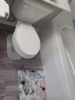 Winnipeg Casa | Luxurious 2 bedroom basement suite