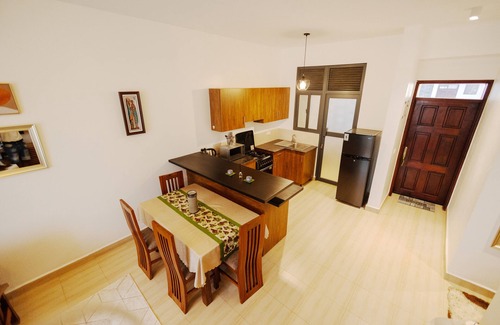 Entebbe Apartamento | Luxurious 2 bedroom BeachFront Apartment