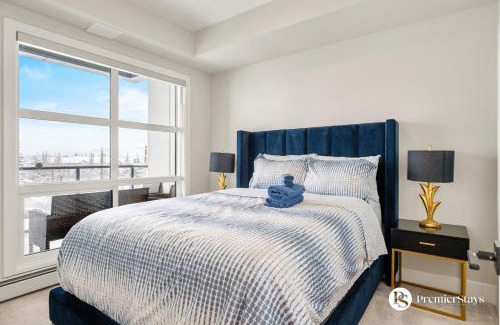 Currie Barracks Casa | Luxurious 2 Bedroom Suite near MRU and Downtown with Free Underground Parking Wifi and More