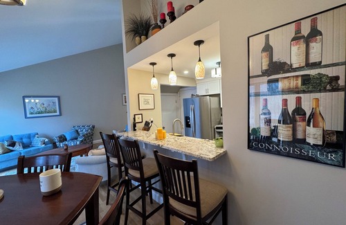 Colonie Casa | Luxurious 2-BR, 2-full bath townhome in lovely Colonie. Garage, deck, 1-TB WiFi
