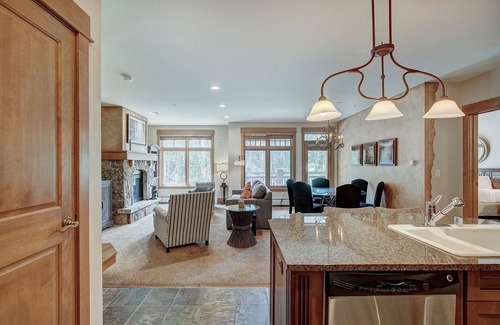 River Run Condominio | Luxurious 2 Br In River Run Village With Ski In Ski Out, No Cleaning Fees, Kids Ski Free 2 Bedroom Condo by RedAwning