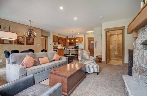 River Run Condominio | Luxurious 2 Br In River Run Village With Ski In Ski Out, No Cleaning Fees, Kids Ski Free 2 Bedroom Condo by RedAwning
