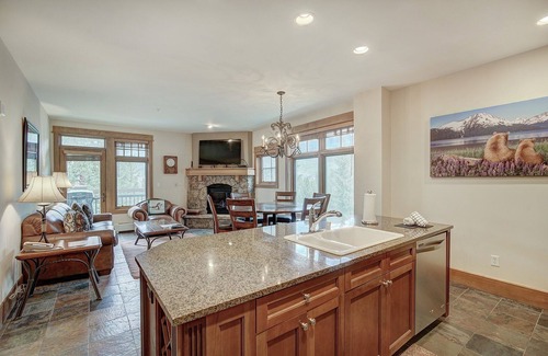 River Run Condominio | Luxurious 2 Br In River Run Village Featuring Ski In Ski-out, No Cleaning Fees 2 Bedroom Condo by RedAwning