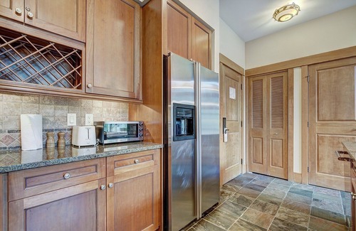 River Run Condominio | Luxurious 2 Br In River Run Village With Ski In Ski Out- No Cleaning Fee 2 Bedroom Condo by RedAwning