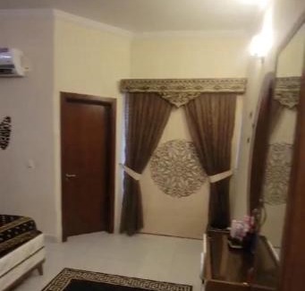 Karachi District Villa | Luxurious 200 SQY Executive Furnished Villa for Rent
