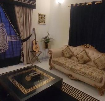 Karachi District Villa | Luxurious 200 SQY Executive Furnished Villa for Rent