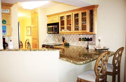 Seawinds Condo Condominio | Luxurious 2BD/2BA Direct Beachfront Condo Sleeps 6, Ormond Beach/Dayton