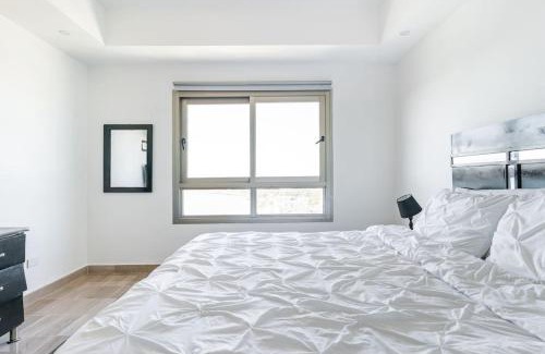 San Geronimo Apartamento | Luxurious 2BDR with Ocean View