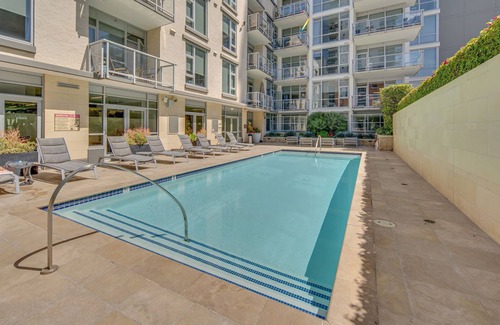 East Village Apartamento | Luxurious 2BR/2BA High-Rise in East Village – Walk to Petco Park & Gaslamp