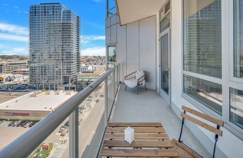 East Village Apartamento | Luxurious 2BR/2BA High-Rise in East Village – Walk to Petco Park & Gaslamp