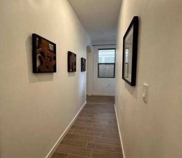 Pumpkin Center Apartamento | Luxurious 2BR 2BA Modern Getaway
