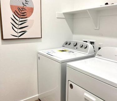 Pumpkin Center Apartamento | Luxurious 2BR 2BA Modern Getaway