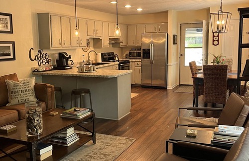 Bardstown Casa | Alquiler lujoso 2BR / 2Bath en el centro de Bardstown, el corazón de Bourbon País
