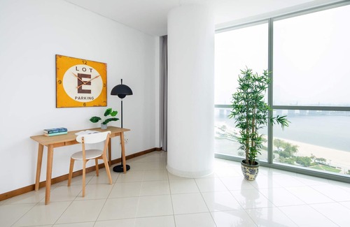 Dubai Festival City Apartamento | Luxurious 2BR w/ Amazing Dubai Creek Views!