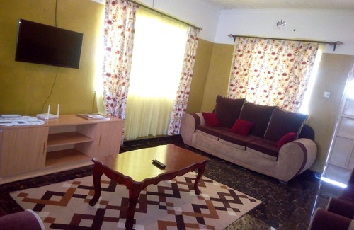 Ongata Rongai Casa | Lujoso bungalow de 3 camas completamente amueblado.