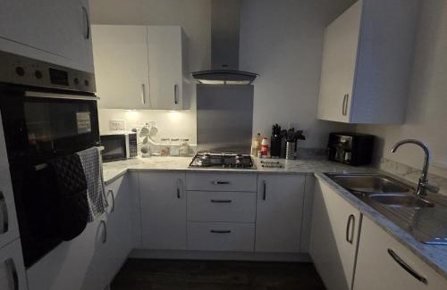 Hatfield Casa | Luxurious 3 Bed & 3 Bath Hatfield House with Balcony View & Terrace Garden
