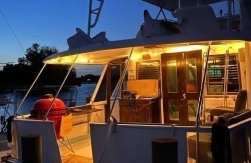 Key West Alquiler De Eote | Luxurious 3-bedroom boat with AC and fitness room in amazing Key West
