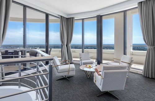 Chinatown Apartamento | Luxurious 3 Bedroom Penthouse Suite ( Level 56 ) at Kent Street, Sydney CBD
