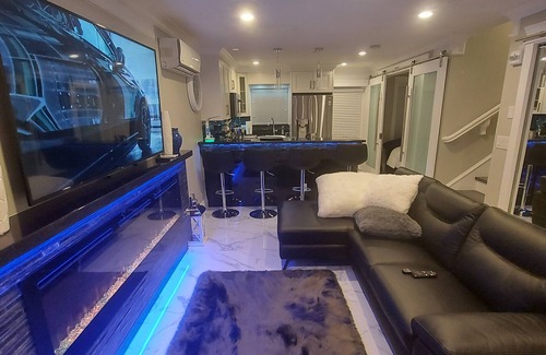 Sunset Casa | Luxurious 3 Bedroom Townhouse