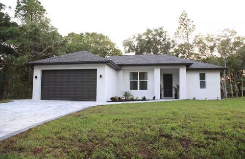 North Port Casa | Luxurious 3 bedroom home