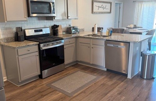 Wrightsboro Casa | Luxurious 3 bedroom home, 10 minutes from downtown Wilmington, pet friendly!