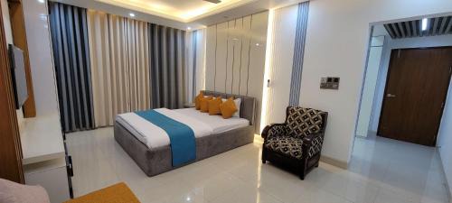 Uttara Apartamento | Luxurious 3-bhk highly secured & close to airport