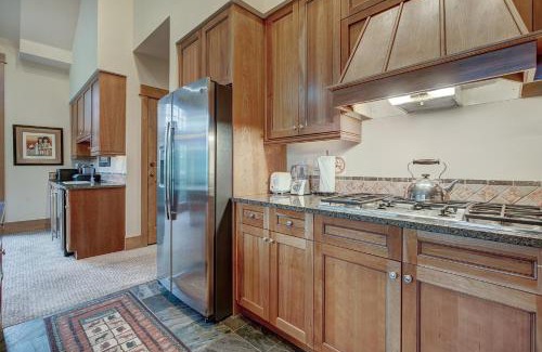 River Run Apartamento | Luxurious 3 BR in River Run Village Featuring Ski in, ski out condo