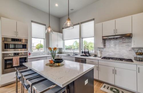 Spring Shadows Casa | Luxurious 3 story home in Houston! Elegance galore